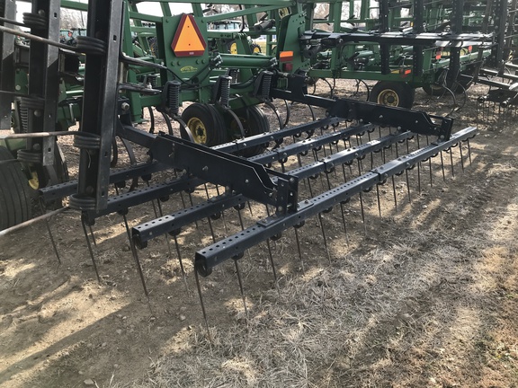 2009 John Deere 2210 Field Cultivator