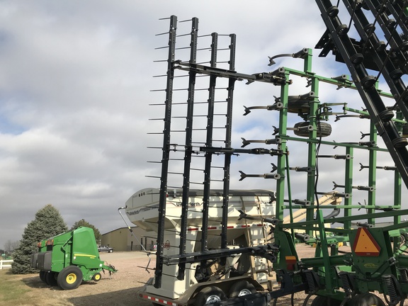 2009 John Deere 2210 Field Cultivator