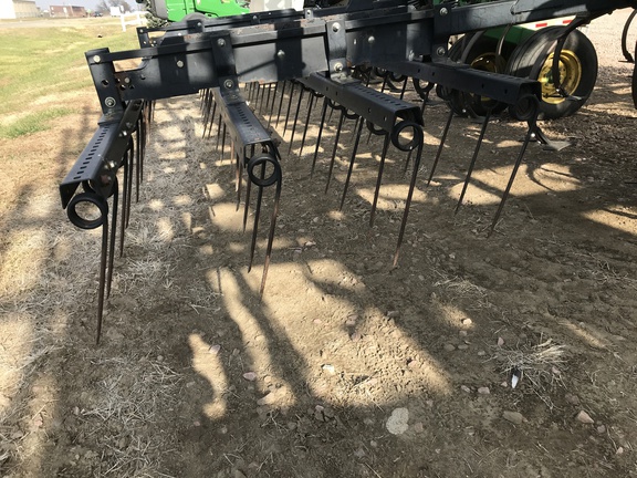2009 John Deere 2210 Field Cultivator