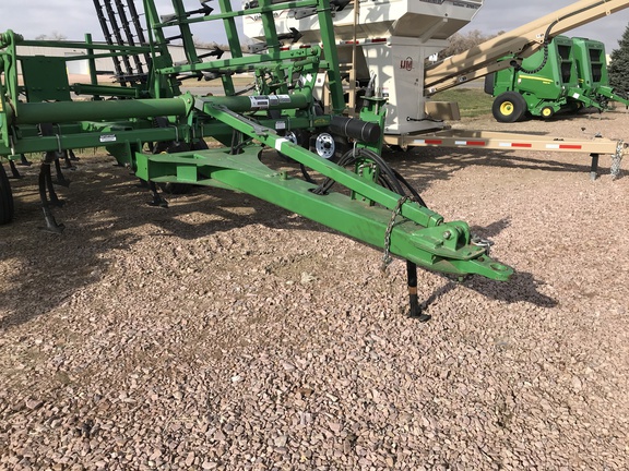 2009 John Deere 2210 Field Cultivator