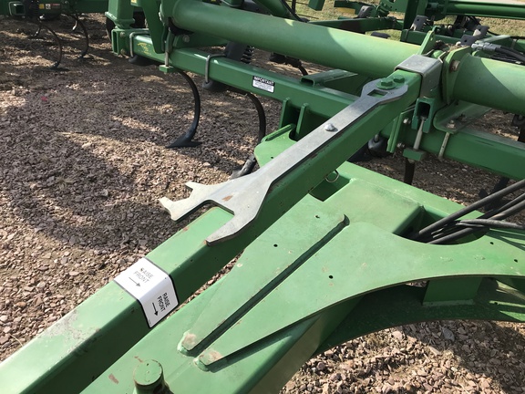 2009 John Deere 2210 Field Cultivator