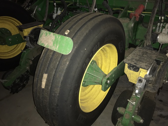 2024 John Deere 1775NT Planter