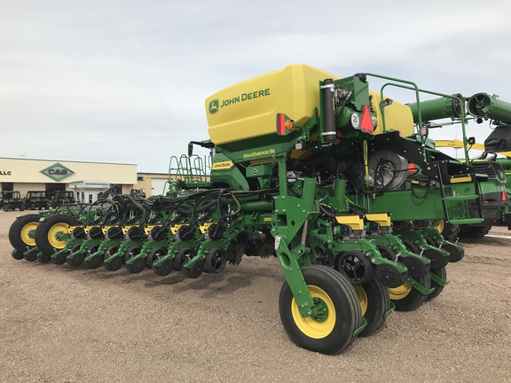 2024 John Deere 1775NT Planter