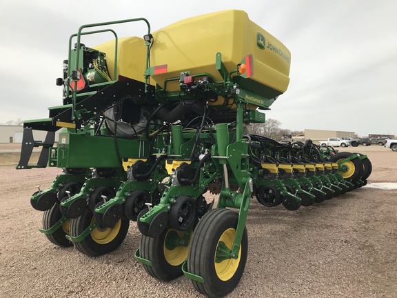 2024 John Deere 1775NT Planter