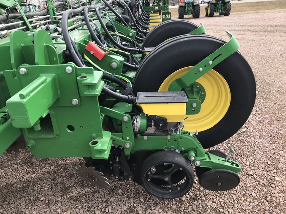 2024 John Deere 1775NT Planter