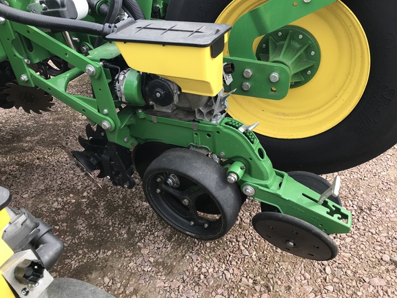 2024 John Deere 1775NT Planter