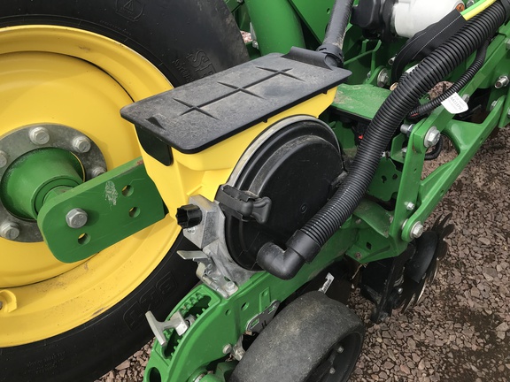 2024 John Deere 1775NT Planter