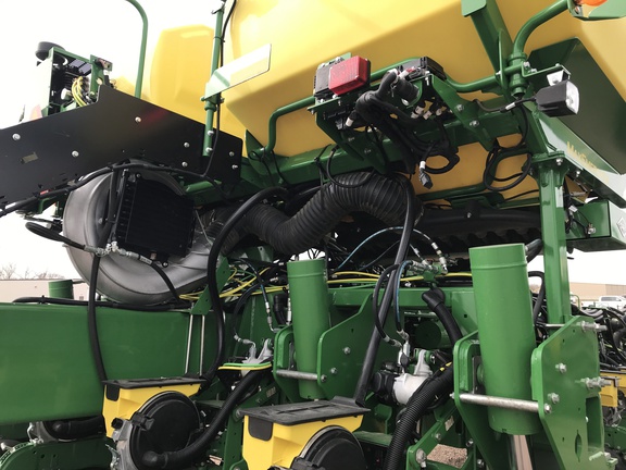 2024 John Deere 1775NT Planter