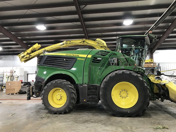 2022 John Deere 9900 Forage Harvester