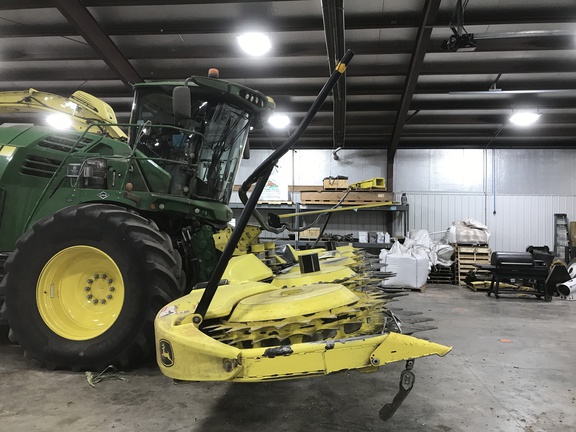 2021 John Deere 772 Header Forage