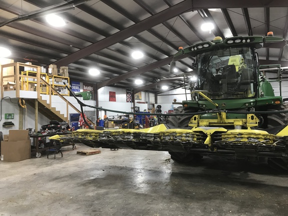 2021 John Deere 772 Header Forage