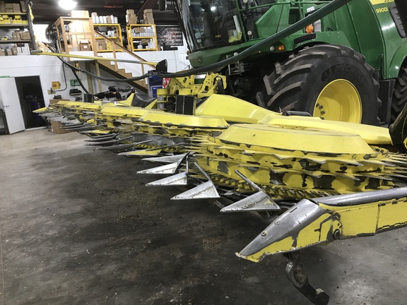2021 John Deere 772 Header Forage