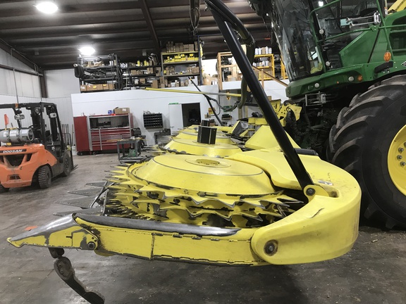 2021 John Deere 772 Header Forage
