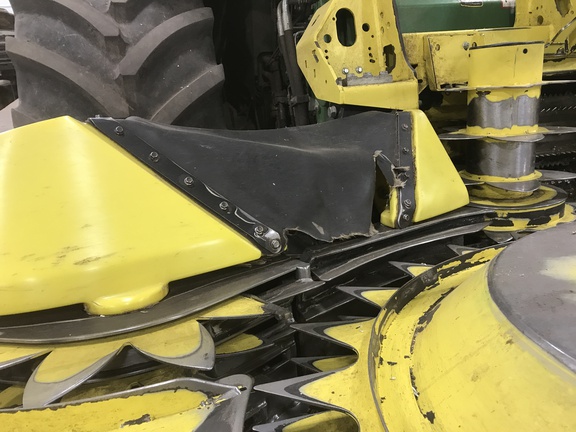 2021 John Deere 772 Header Forage