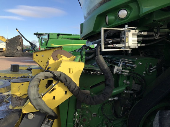 2021 John Deere 772 Header Forage