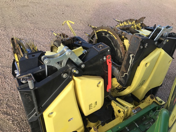 2021 John Deere 772 Header Forage