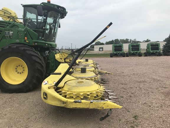 2021 John Deere 772 Header Forage
