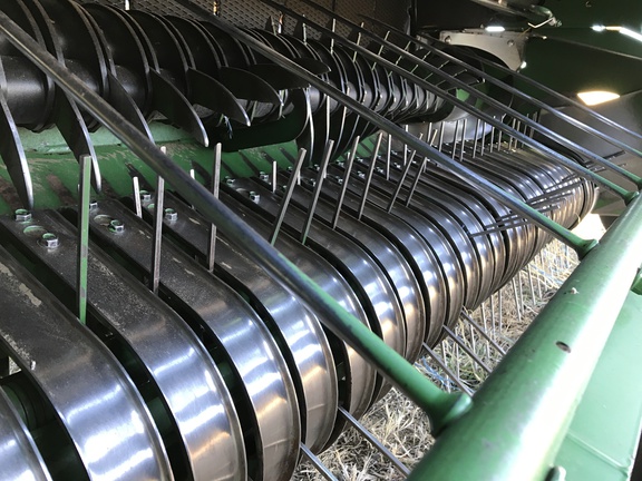 2021 John Deere 560M Baler/Round