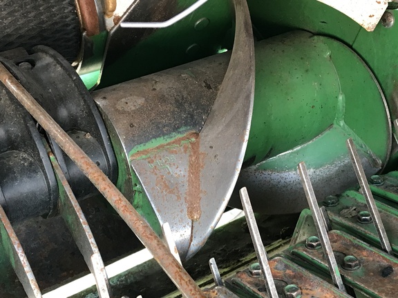 2021 John Deere 560M Baler/Round