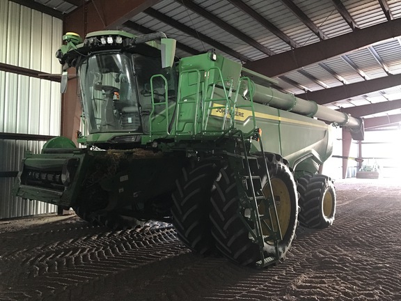 2022 John Deere X9 1100 Combine