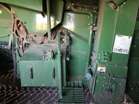 2022 John Deere X9 1100 Combine