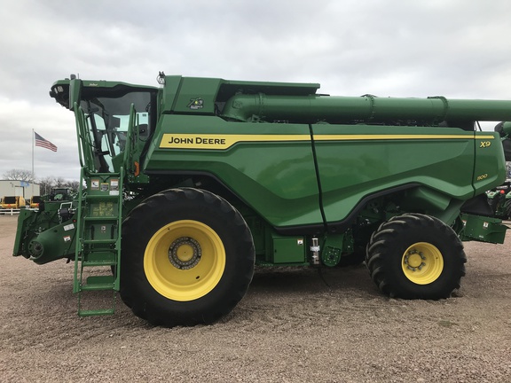 2022 John Deere X9 1100 Combine