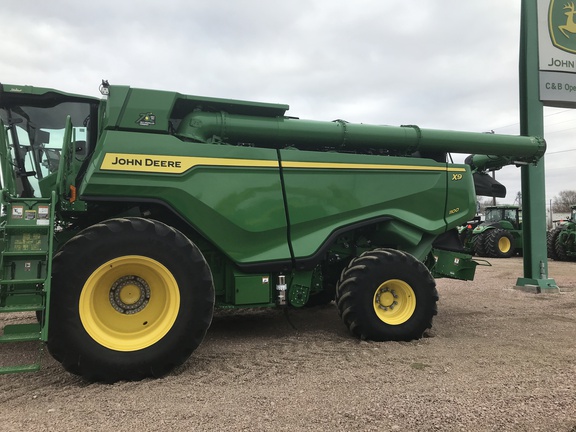 2022 John Deere X9 1100 Combine