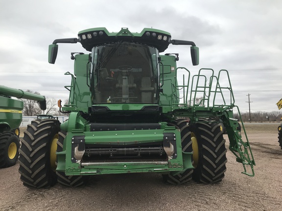 2022 John Deere X9 1100 Combine