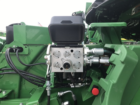 2022 John Deere X9 1100 Combine