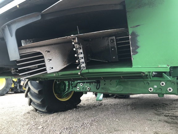 2022 John Deere X9 1100 Combine