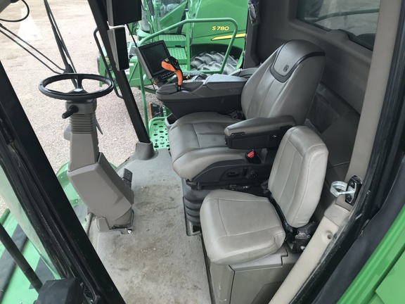 2022 John Deere X9 1100 Combine