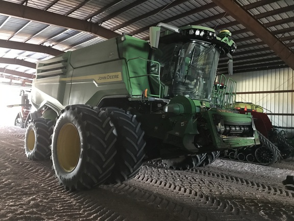 2022 John Deere X9 1100 Combine