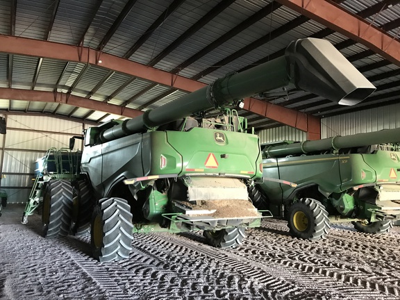 2022 John Deere X9 1100 Combine