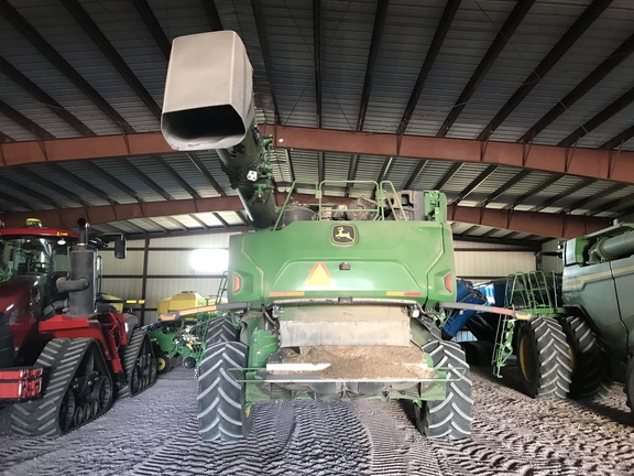 2022 John Deere X9 1100 Combine