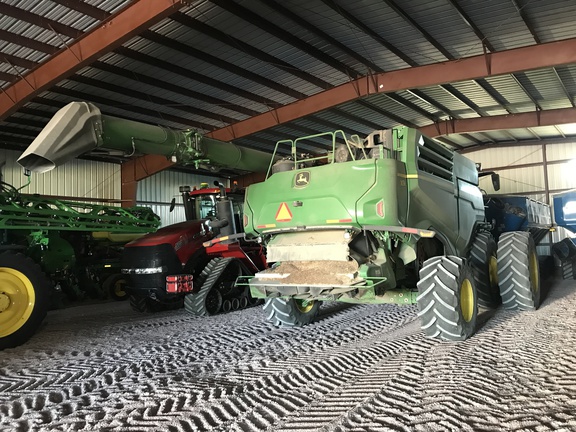 2022 John Deere X9 1100 Combine