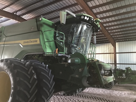 2022 John Deere X9 1100 Combine