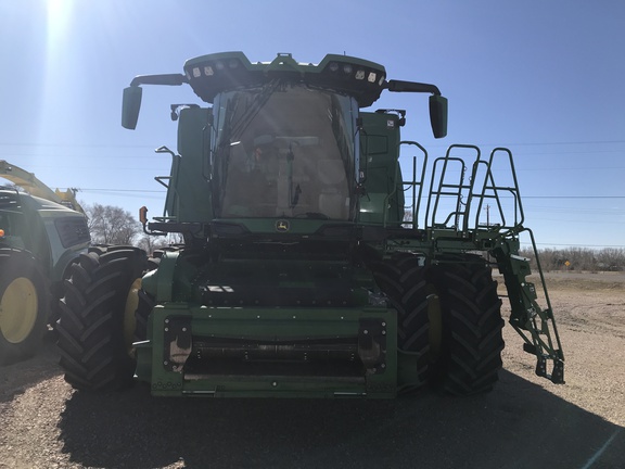2022 John Deere X9 1100 Combine