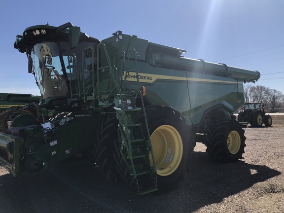 2022 John Deere X9 1100 Combine