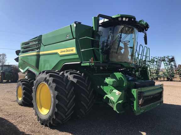 2022 John Deere X9 1100 Combine