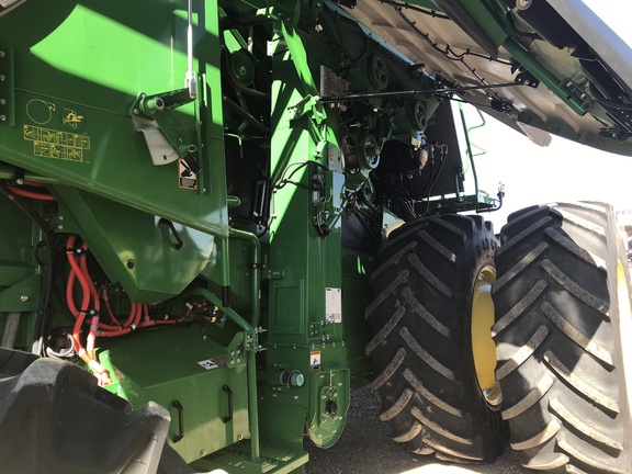 2022 John Deere X9 1100 Combine