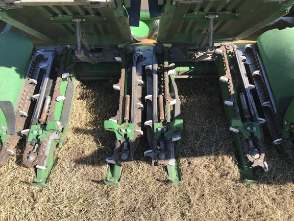 2022 John Deere C16R Header Corn Head