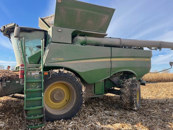 2022 John Deere S780 Combine
