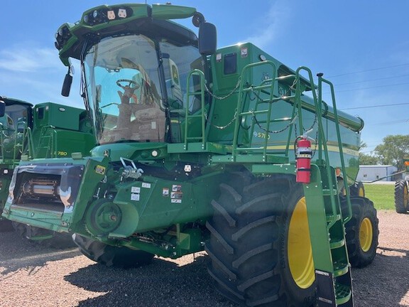 2022 John Deere S780 Combine