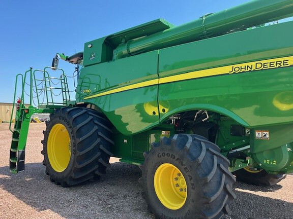 2022 John Deere S780 Combine