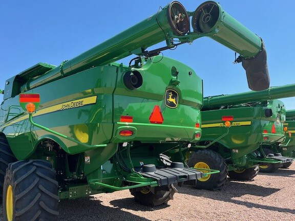 2022 John Deere S780 Combine
