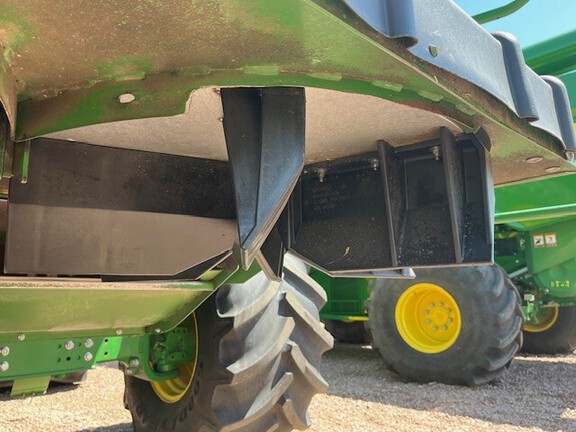 2022 John Deere S780 Combine