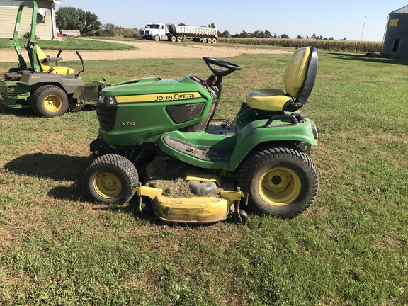 2013 John Deere X710 Garden Tractor