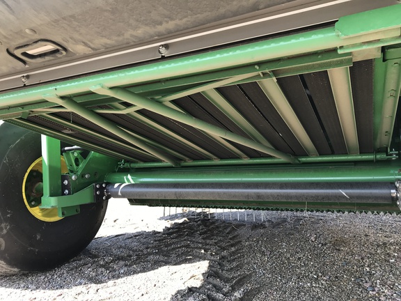 2019 John Deere 560M Baler/Round