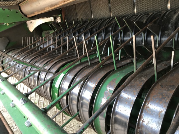 2020 John Deere 560M Baler/Round