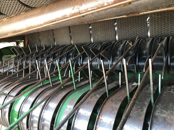 2020 John Deere 560M Baler/Round